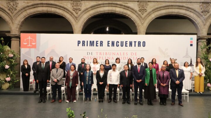 Representantes de tribunales de disciplina judicial durante su primer encuentro nacional en la Ciudad de México