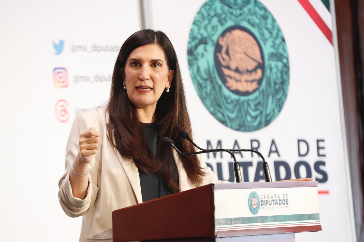 Kenia López Rabadán